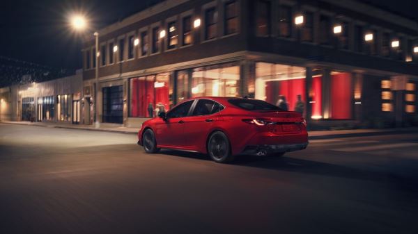 У новой Toyota Camry XV80 появилась «черная» спортверсия