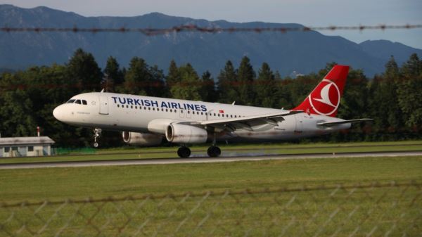 Turkish Airlines возобновила рейсы с турецких курортов в Москву