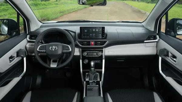 В России появилась недорогая семиместная Toyota, которая стоит дешевле «китайцев»