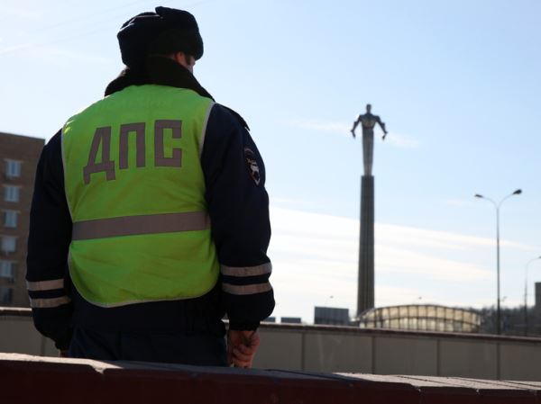 Юрист рассказал о штрафе за поездку с просроченными правами