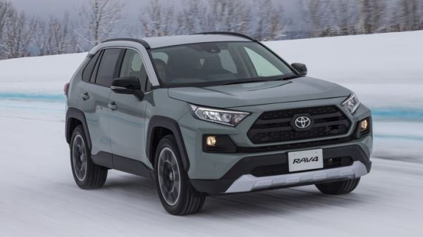 В Россию вернулся любимый кроссовер Toyota россиян. Он стоит дешевле «китайцев»
