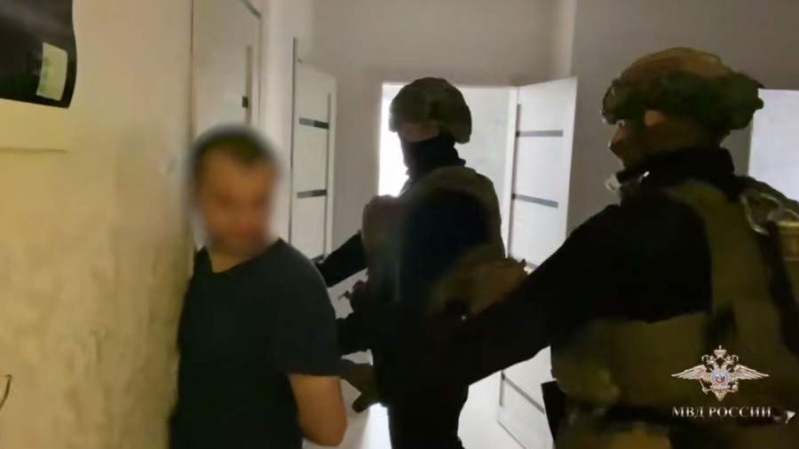 Полиция задержала группу автоподставщиков в Москве