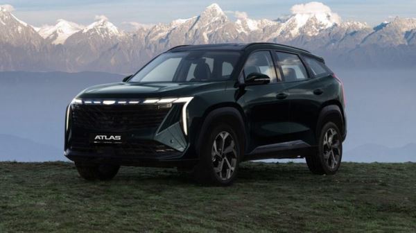 В России внезапно подешевел популярный кроссовер Geely. Сколько он стоит теперь