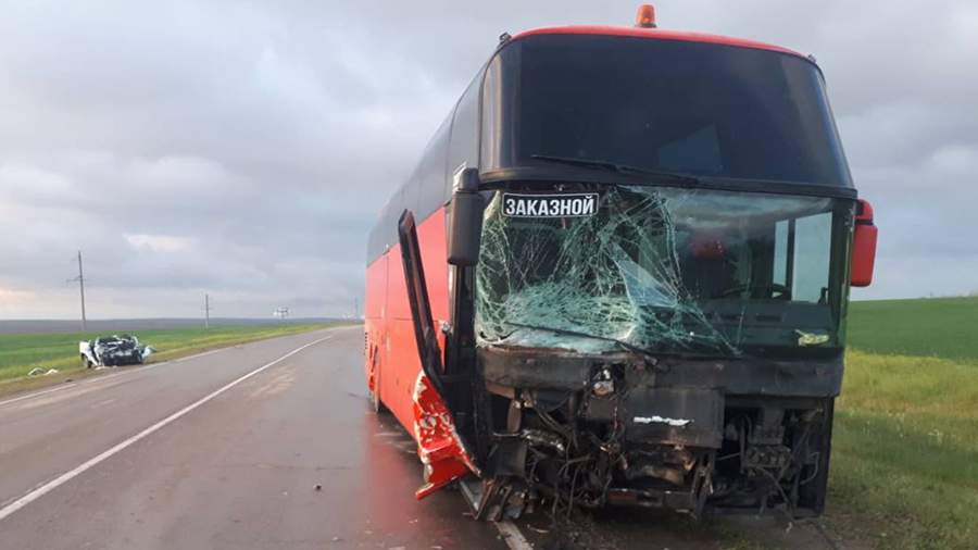 Один человек погиб в ДТП с автобусом и автомобилем в Ростовской области
