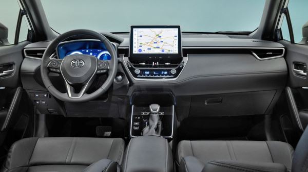 Почти RAV4: представлена обновленная Toyota Corolla Cross