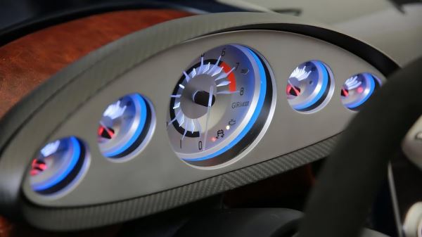 Представлен аналоговый спидстер Rina с мотором от Ford Mustang