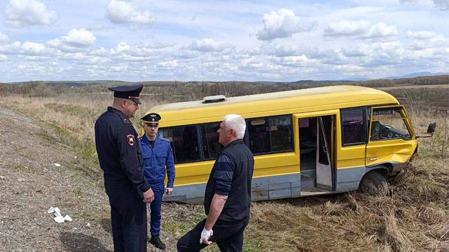 Шесть пассажиров пострадали в ДТП с участием автобуса в Приморье