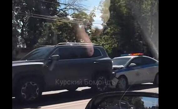 В Курске произошло ДТП с участием машины ГИБДД