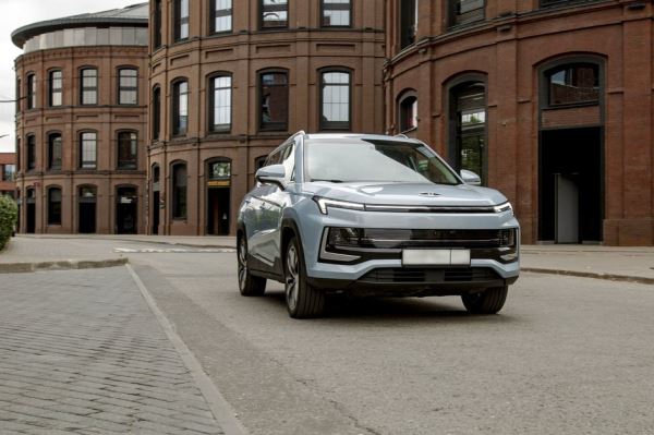 Автозавод «Москвич» озвучил цены на кроссовер с ручным управлением
