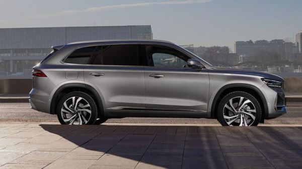 Безусловный бестселлер: россияне купили этот кроссовер Geely более 75 тысяч раз