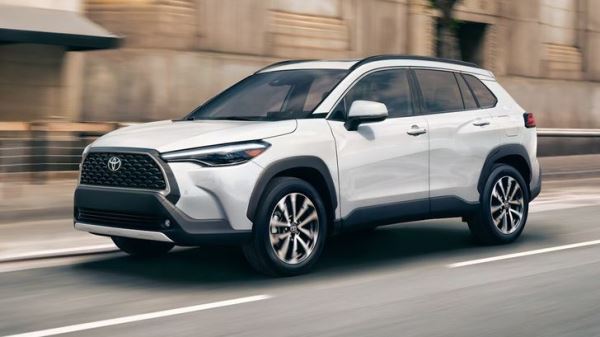 В России появился новый надежный кроссовер Toyota. Его можно купить дешевле «Лады» и «китайцев»