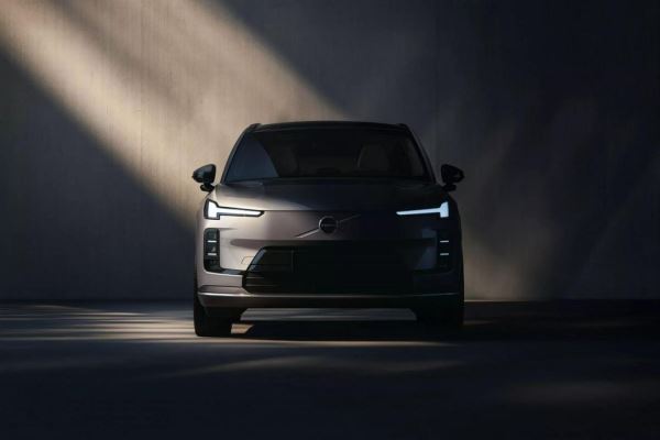 Volvo возродит название XC70 для новой модели