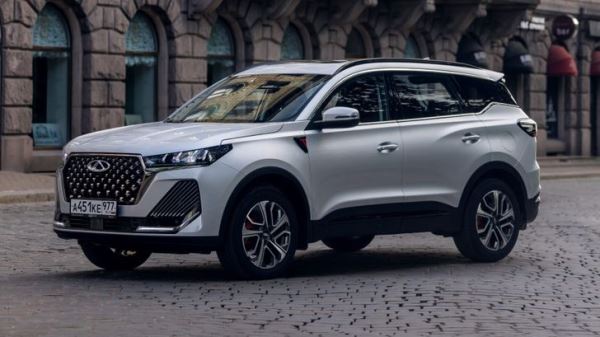 В России неожиданно подорожали четыре популярных кроссовера Chery. Сколько они стоят