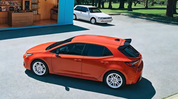Ностальгия по «восьмидесятым»: представлен хэтчбек Toyota Corolla FX