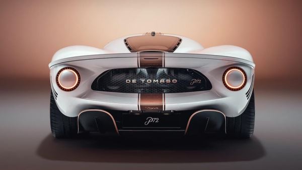 De Tomaso показала первый серийный образец ретросуперкара P72