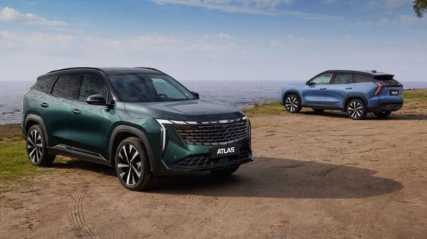 В России внезапно подешевел популярный кроссовер Geely. Сколько он стоит теперь