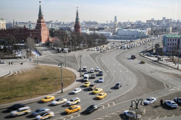 Госдума приняла закон о локализации автомобилей такси