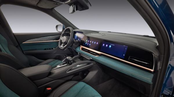 Безусловный бестселлер: россияне купили этот кроссовер Geely более 75 тысяч раз