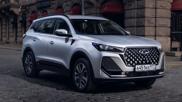 В России неожиданно подорожали четыре популярных кроссовера Chery. Сколько они стоят