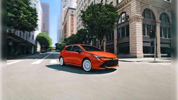 Ностальгия по «восьмидесятым»: представлен хэтчбек Toyota Corolla FX