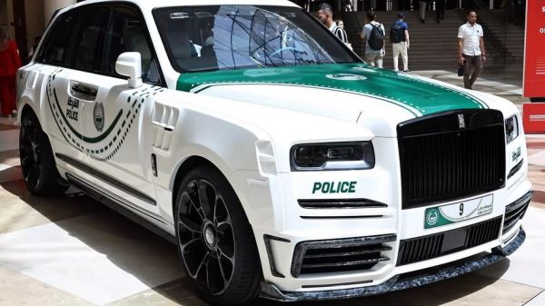 У полицейских впервые появился Rolls-Royce в тюнинге Mansory
