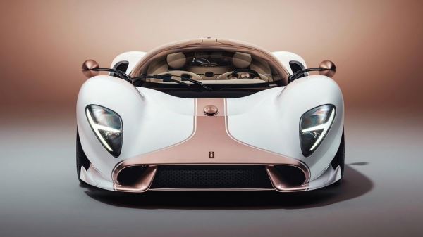 De Tomaso показала первый серийный образец ретросуперкара P72